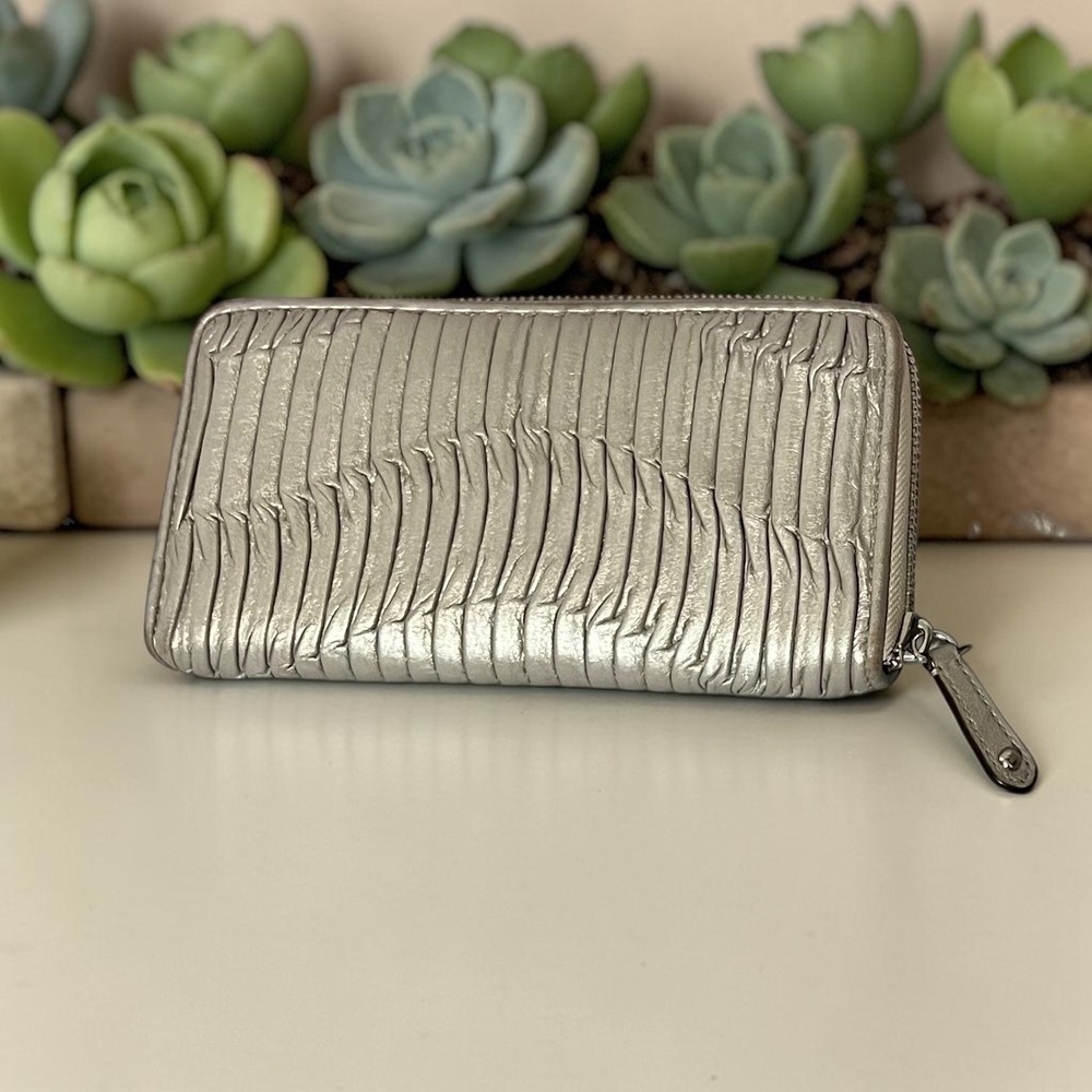 Coach Madison Zip Around Wallet Womens Large Metallic Champagne Pleated Leather - Picture 4 of 13